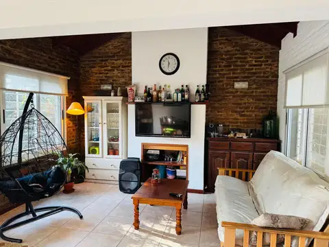 Venta Casa Rosario Fisherton con Cochera Jardin Impecable Apta Credito Bv. Argentino y Acevedo