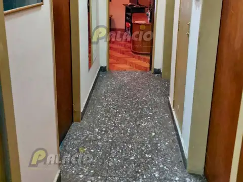 Casa en Alquiler con 2 cocheras