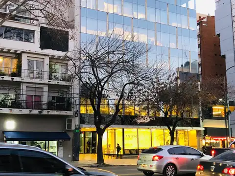Alquiler oficina libertador 6680 - 270mts2. c/divisiones y  3 coch impecable