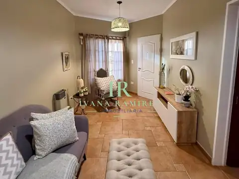 Casa en Alquiler con 2 cocheras