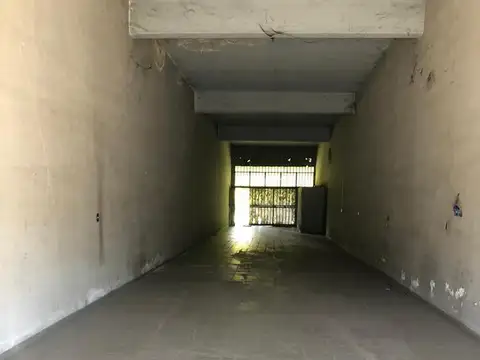 Local en Alquiler en Moreno, USD 2.000