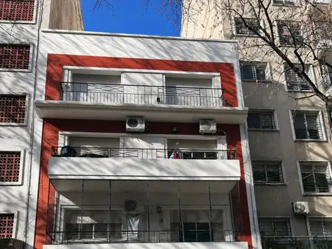 Venta Departamento 3 ambientes En Parque Rivadavia + Patio y Parrilla
