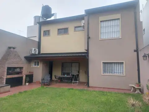 venta Casa 4 ambientes jardin garage apto credito