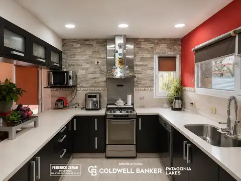 Casa 4 ambientes con 2 baños