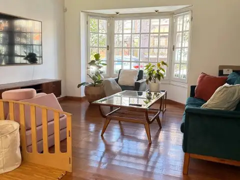 Casa en Venta con 4 cocheras