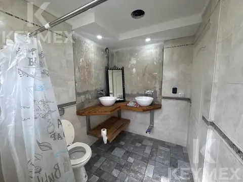 Casa 7 ambientes con 3 baños