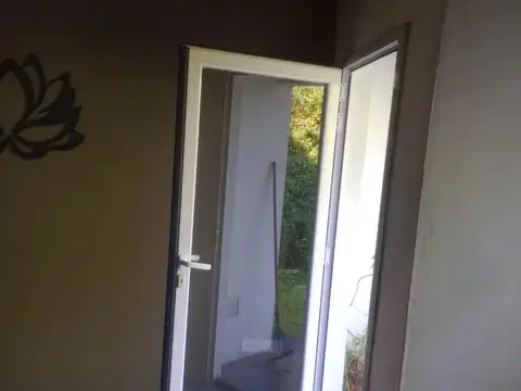 Casa 5 ambientes con 1 baño