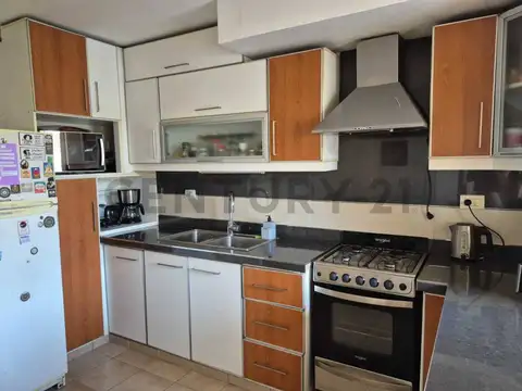 Departamento 5 ambientes con 4 baños