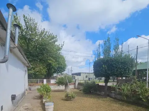 Casa 4 ambientes con 1 baño