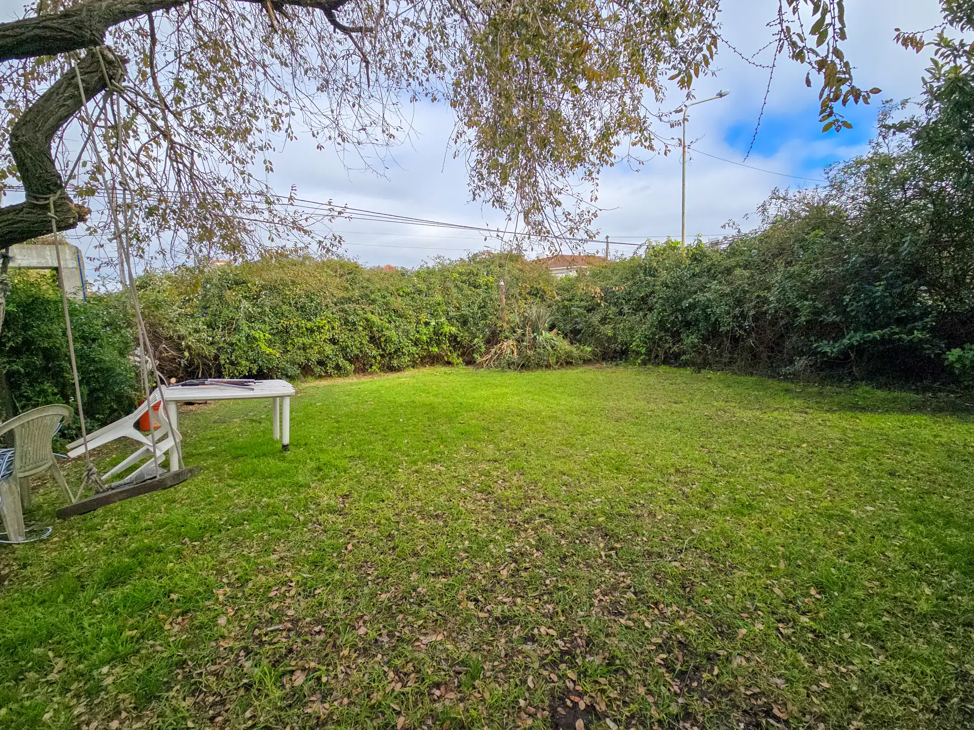 Lote de esquina 265m² - Santa Fe y Larrea