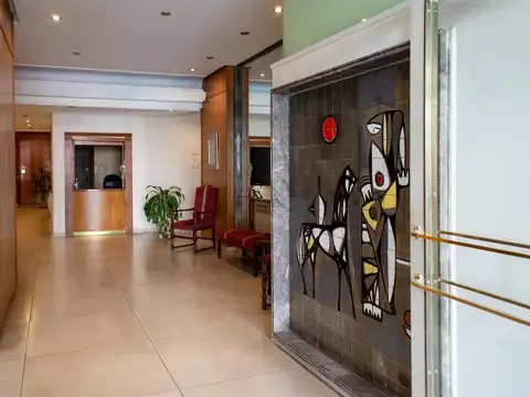 SEMIPISO DE CINCO AMBIENTES CON DEPEND y GUARDACOCHE