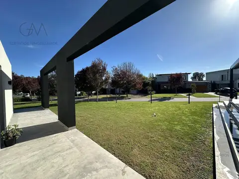 Casa en Alquiler en Arenas del Sur, USD 1.800