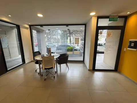 Alquiler Local Comercial a la calle Macrocentro