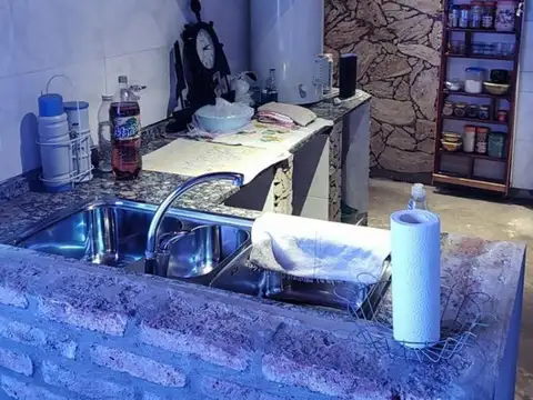 Casa 5 ambientes con 2 baños