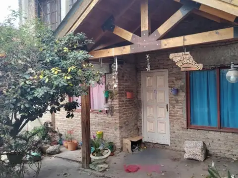 Casa en venta - 4 Dormitorios 2 Baños - Paso del Rey