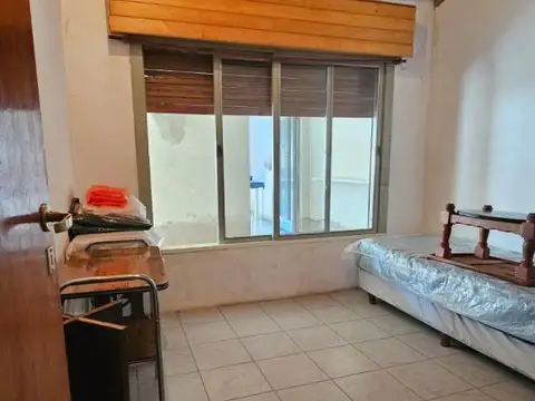 VENTA - HERMOSO CHALET EN MANUEL ALBERTI A METROS DE LA ESTACIÓN