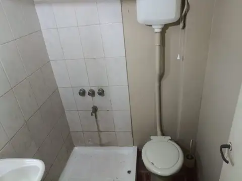 ALQUILER LOCAL CON DEPARTAMENTO EN LUIS GUILLON