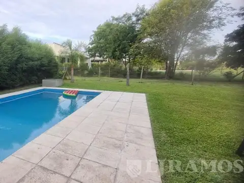 Casa 5 ambientes con 3 baños