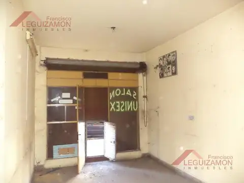 LOCAL COMERCIAL - IDEAL DEPOSITO - RAPIDO ACCESO A CAPITAL -VARIAS LINEAS DE COLECTIVO EN PUERTA