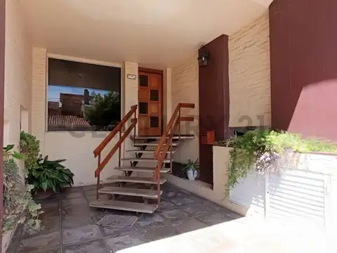 Gutierrez 100, Piso 8