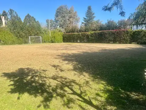 Terreno en Venta en Campos De Alvarez, USD 220.000