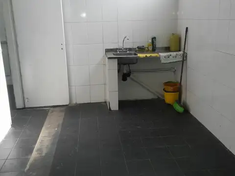 Venta De 2 Locales Comerciales Sobre Av. Don Bosco Con O Sin Renta