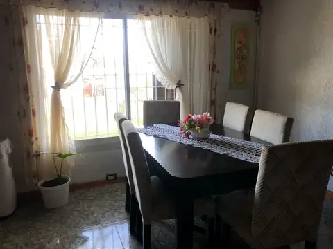 Depto Tipo Casa en Venta con 1 cocheras