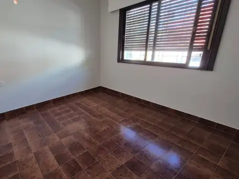 Venta Casa 5 amb patio, cochera y quincho Muñiz