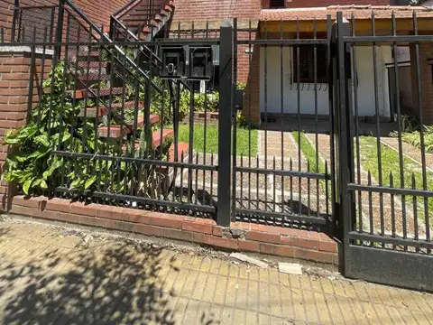 Depto Tipo Casa en Alquiler de 3 ambientes