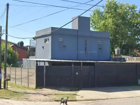 CASA 3 AMBIENTES VENTA COCHERA MERLO