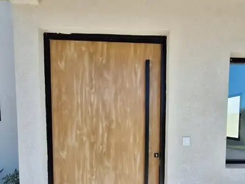 Divina Casa Sobre Lote Interno En Santa Elisa, Pilas Del