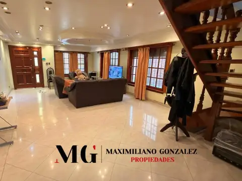 Casa venta 5 ambientes - Luis Guillón