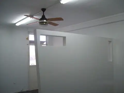 Oficina en Alquiler en Villa Ballester, $ 280.000