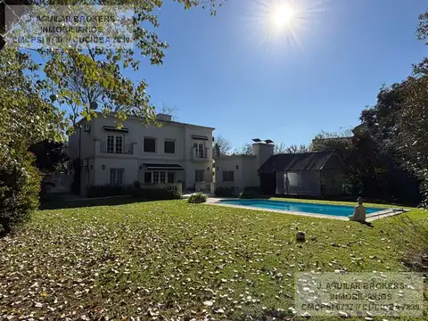 Casa en Venta con 1 cochera