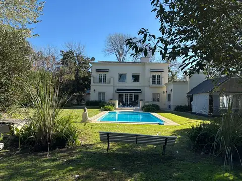 Casa en Venta con 1 cochera