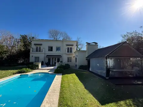 Casa en Venta con 1 cochera