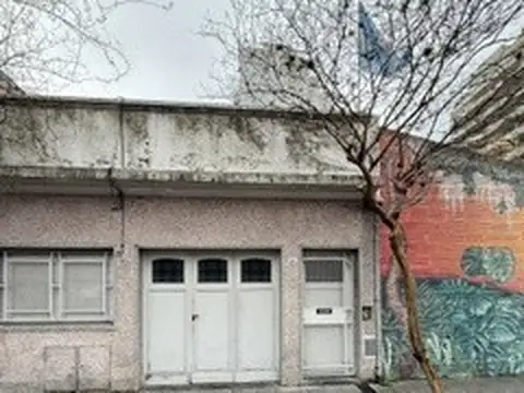 PH 2 AMB DE 58 M2 CUB., CON GARAJE P/AUTO MEDIANO, PATIO, TERRAZA, SIN EXPENSAS !!!