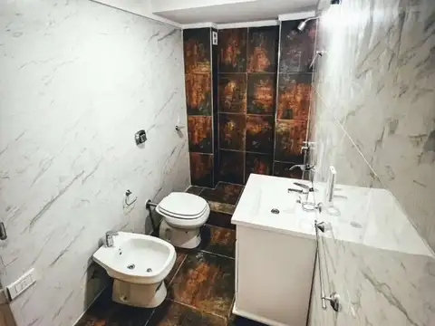 MORON - A ESTRENAR - DEPTO. 3 AMBIENTES CON BALCON Y PARRILLA - A PASOS DE  AV. H. YRIGOYEN  