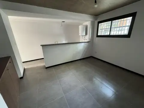 Departamento en Alquiler en Republica De La Sexta, $ 350.000
