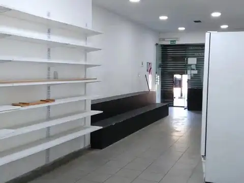 EN VENTA S.MARTIN LOCAL  IDEAL INVERSIONISTA C/ RENTA .- CON