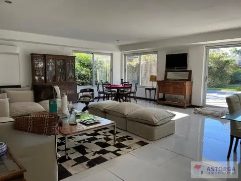 Impecable casa totalmente hecha a nuevo