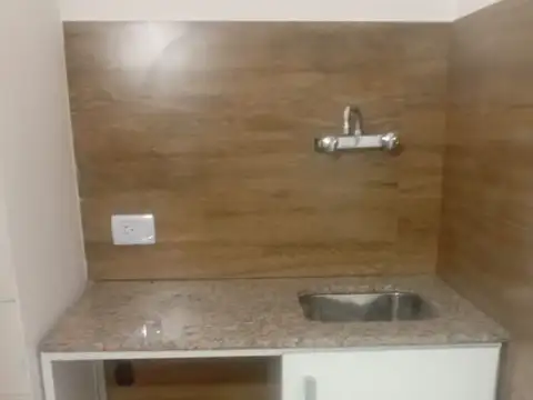 Uruguay 900 Retiro Local U$150.000