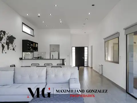 Casa 4 ambientes con 3 baños