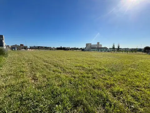 Lote de terreno en venta- Rodríguez al 5400, Don Mateo, Funes- 693 M2.