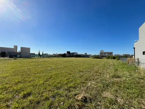 Lote de terreno en venta- Rodríguez al 5400, Don Mateo, Funes- 693 M2.