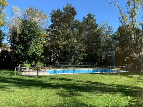 CASA VENTA PILAR MAYLING LOTE CENTRAL MODERNA