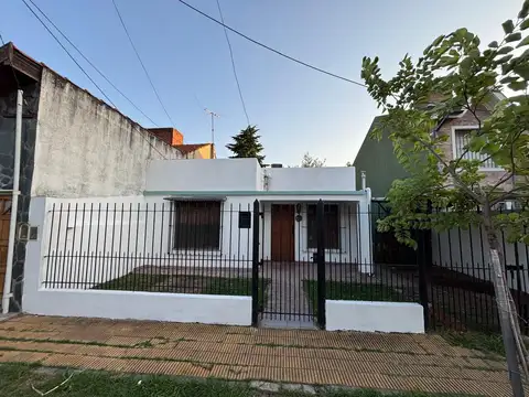 Venta. Casa. Los Polvorines. Dumas 3837.