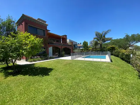 Casa Chalet  en Venta en Santa Barbara, Tigre, G.B.A. Zona Norte