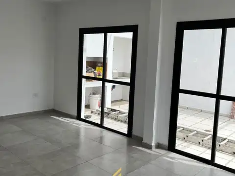 Casa 3 ambientes con 2 baños