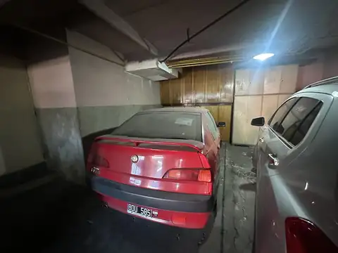 COCHERA EN VENTA CUBIERTA - CON BAULERA  BARRIO VERSALLES - JUAN B JUSTO Y GRAL PAZ